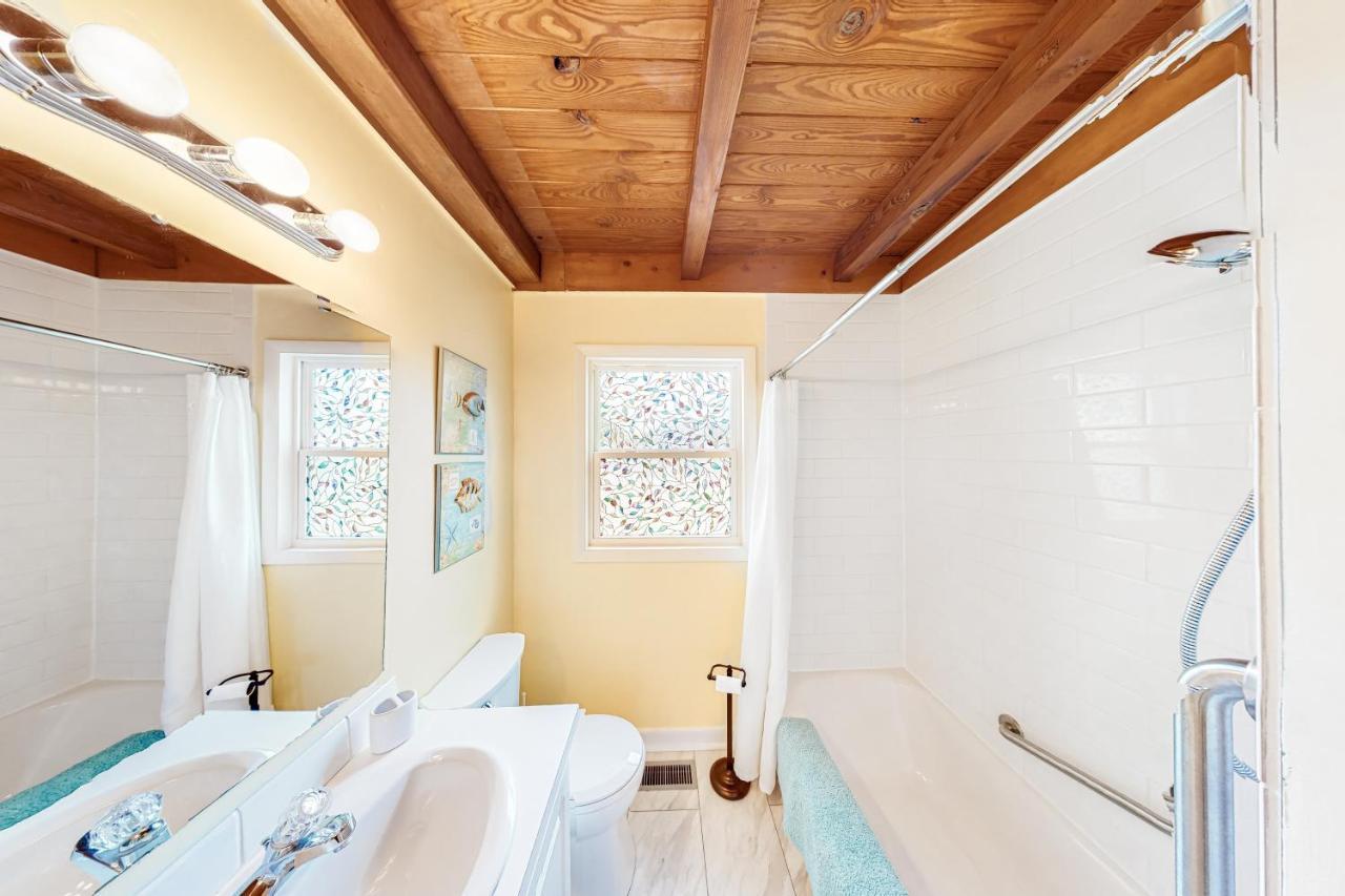 Ginny'S Coastal Cottage Oak Island Exteriér fotografie